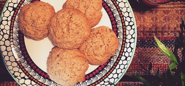 Image of apple oatmeal cookies.